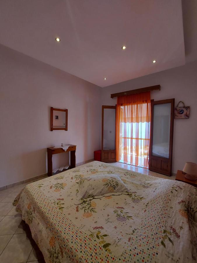 George'S Apartment Loutraki  Exterior foto